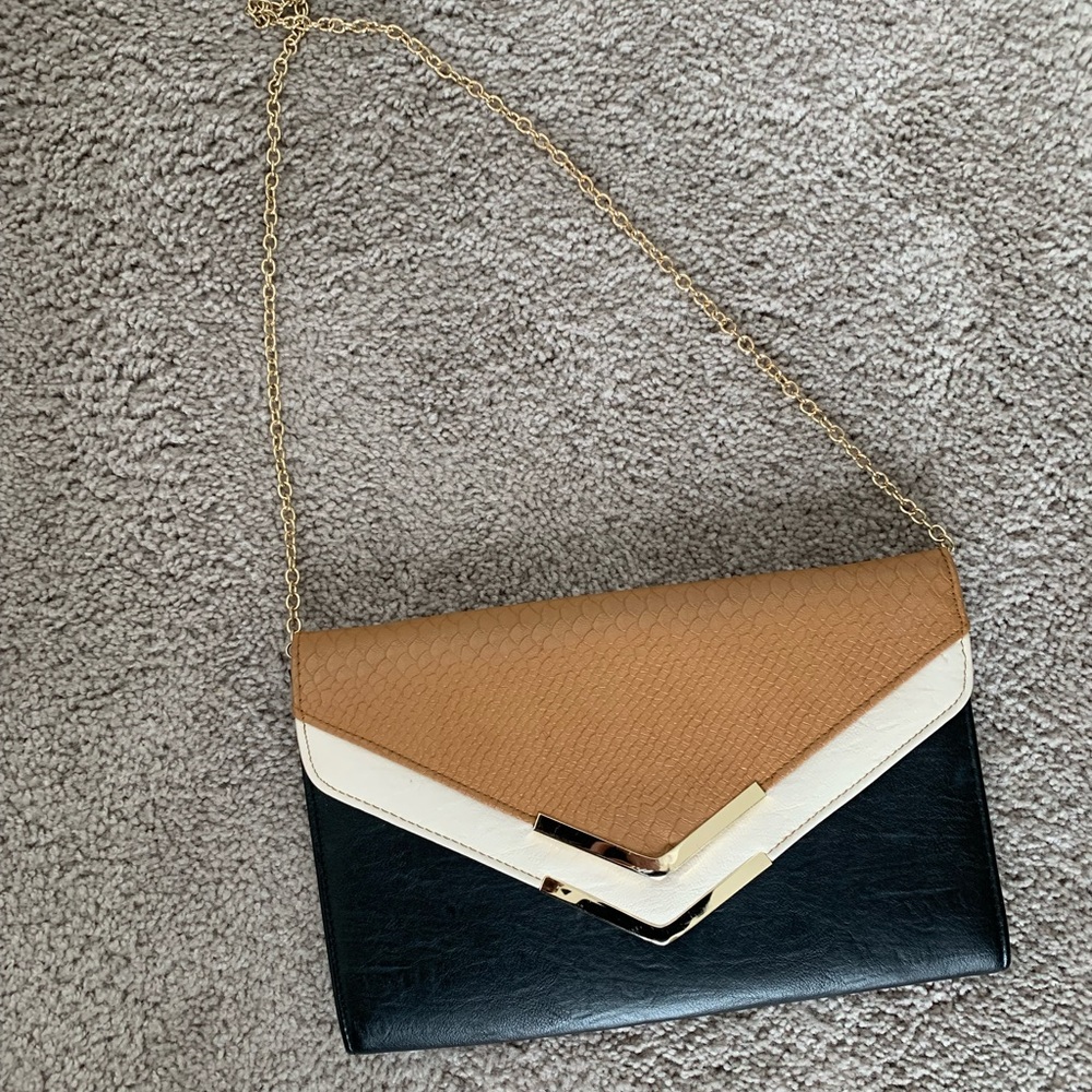 Aldo clutch